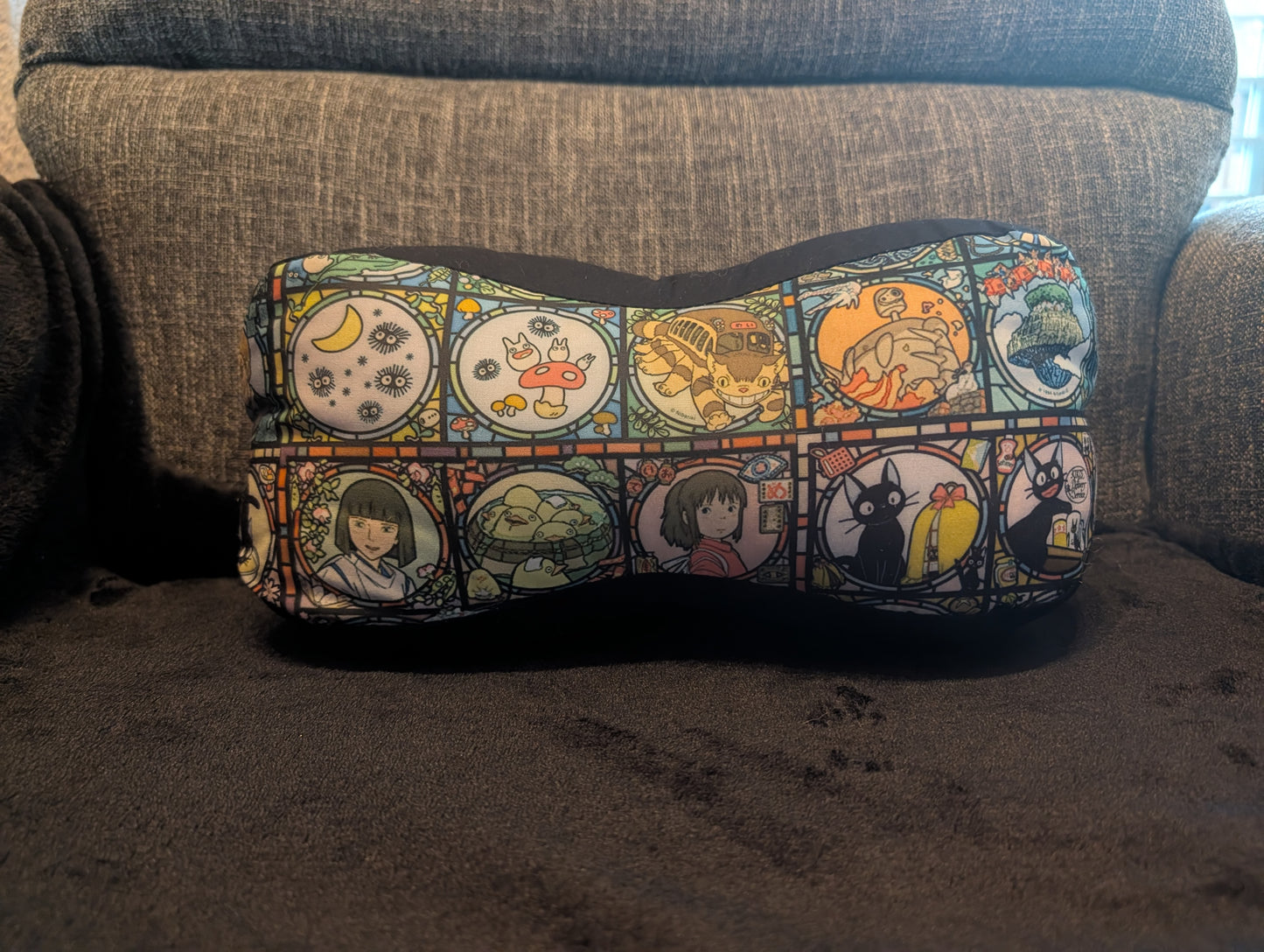 Leseknochen mittel "Ghibli Fenster"