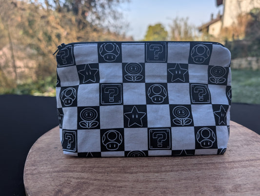 Kleine Kosmetiktasche *Super Mario s/w*
