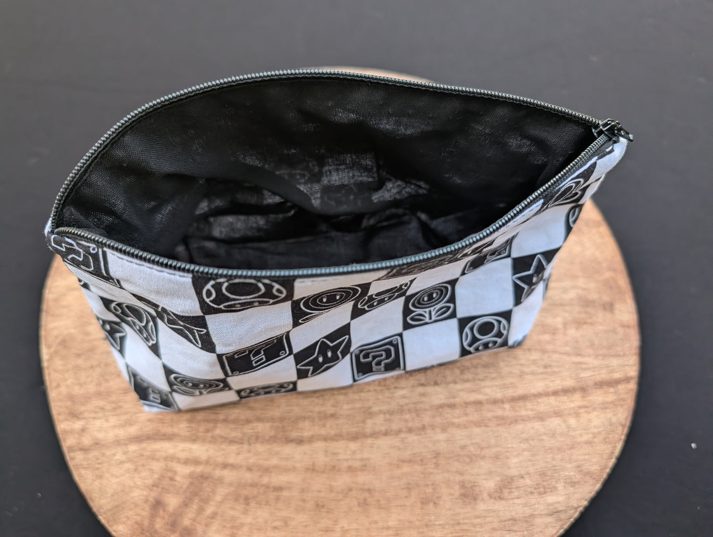 Kleine Kosmetiktasche *Super Mario s/w*