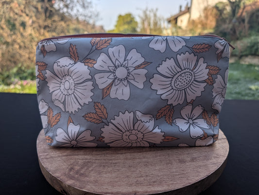 Grosse Kosmetiktasche *Grosse Blumen*