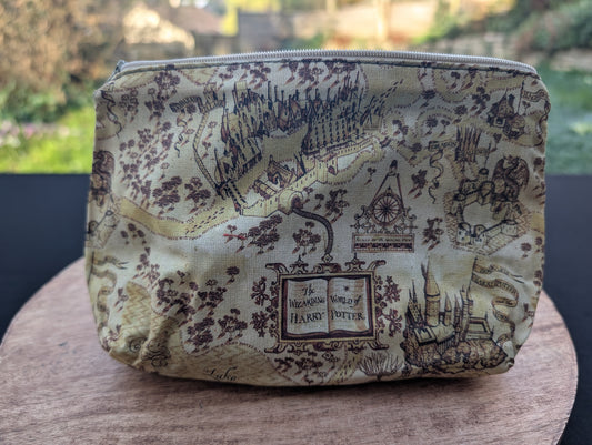 Kleine Kosmetiktasche *Ländereinen Hogwarts*