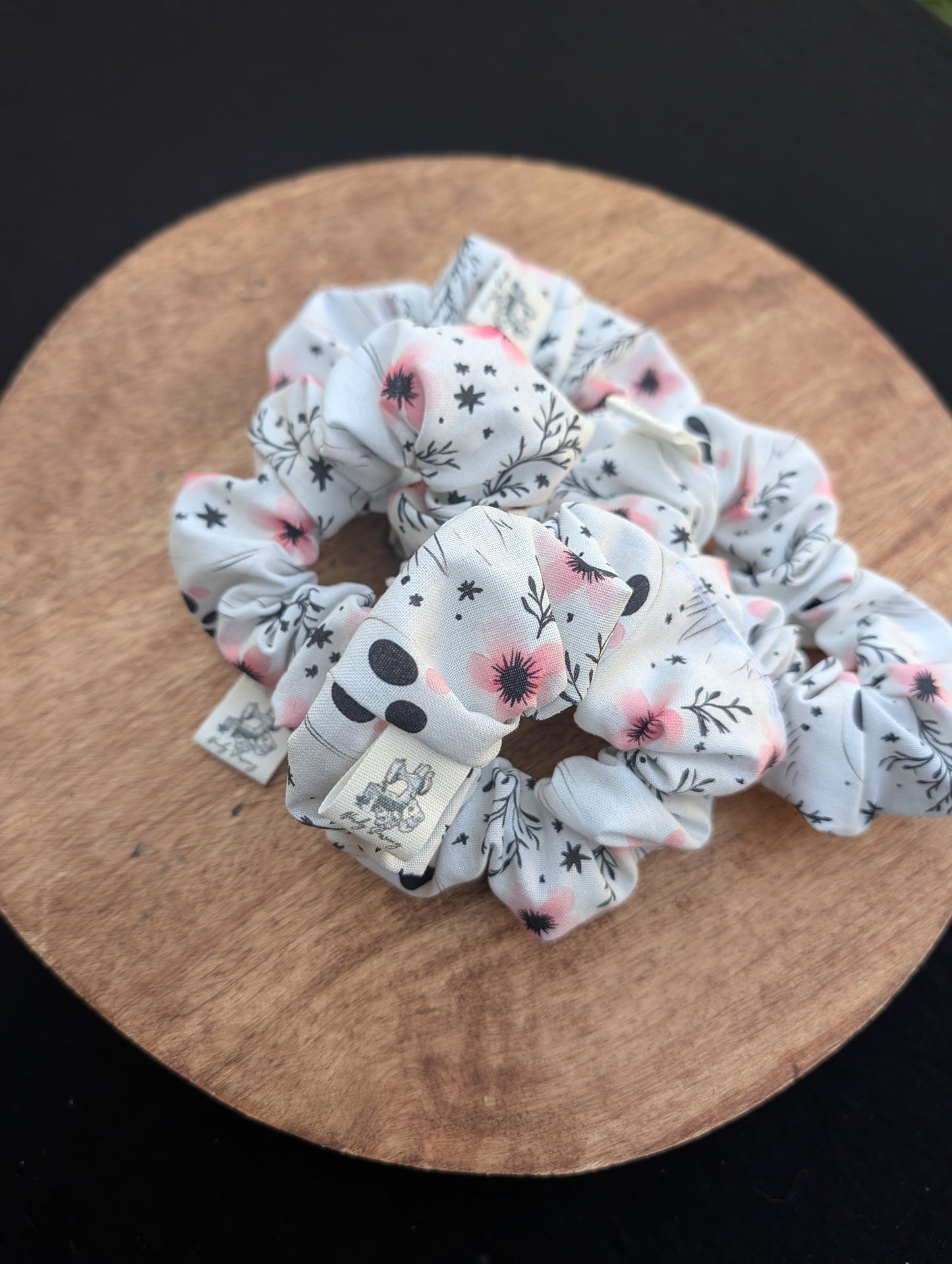 Scrunchie "Spring Ghost"