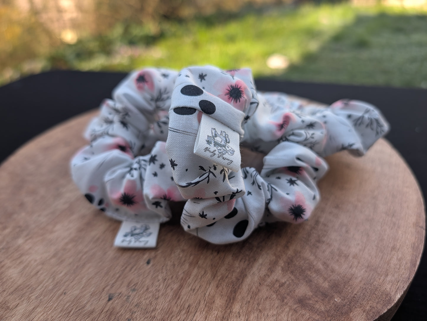 Scrunchie "Spring Ghost"