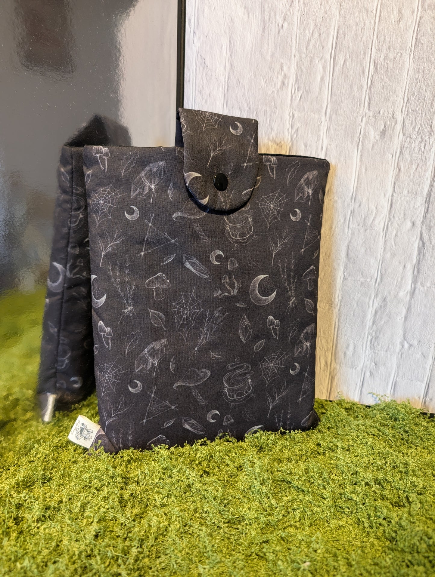 Booksleeve "Cauldron"
